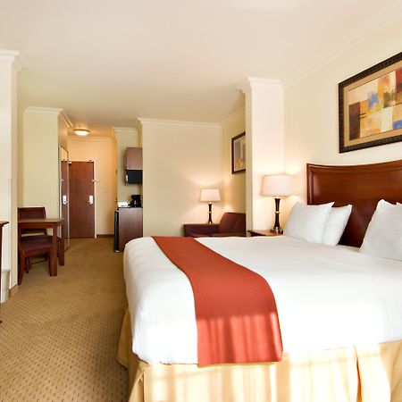 Holiday Inn Express And Suites Klamath Кламат Фолс Экстерьер фото
