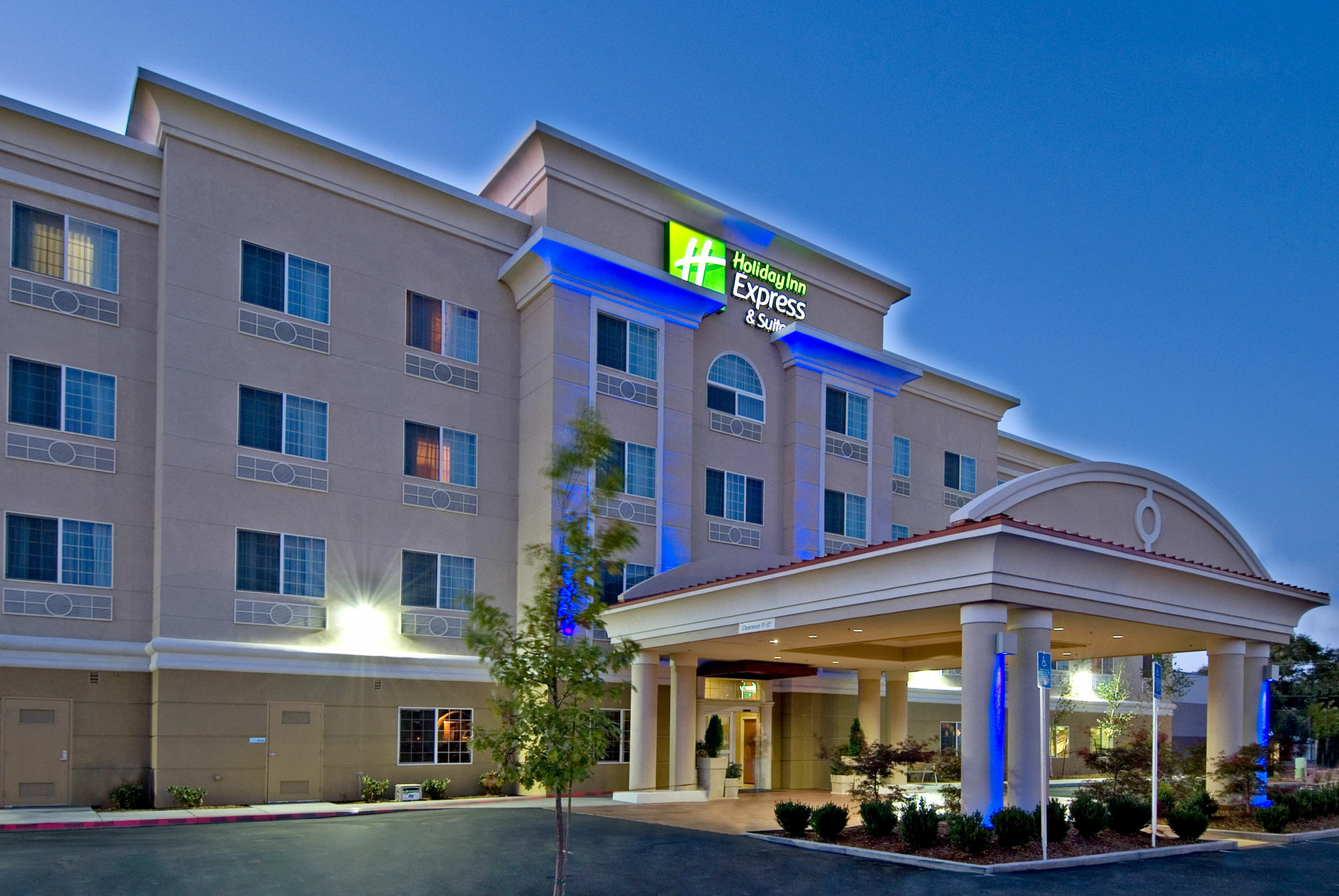 Holiday Inn Express And Suites Klamath Кламат Фолс Экстерьер фото